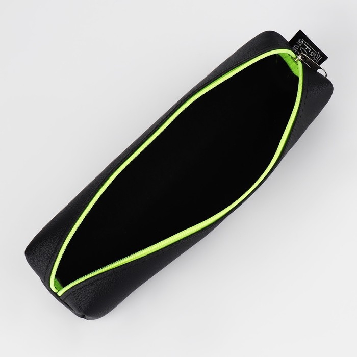 Пенал школьный из искусственной кожи &laquo;Черный&raquo; , 19&times;8&times;3 см