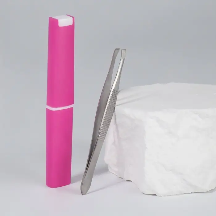 Пинцет скошенный, узкий, 9 см, в футляре, МИКС