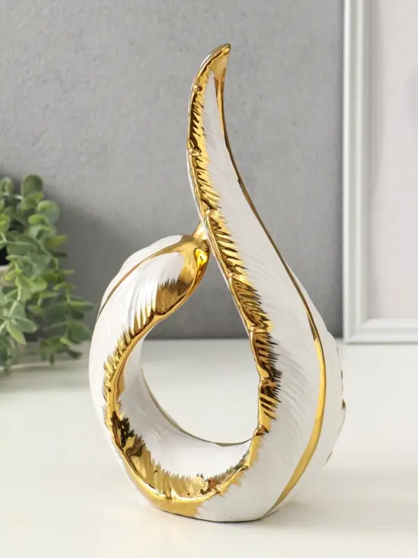 Сувенир керамика "Изогнутое пёрышко" белый с золотом 9х17,5х29,5 см