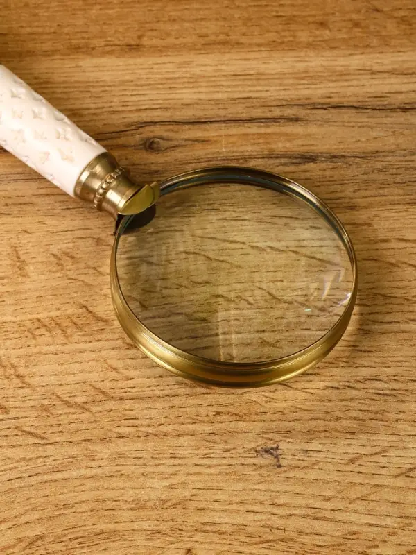 Лупа "Пралине" латунь, смола, манговое дерево 7,5х7,5х23 см