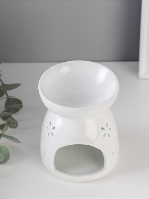 Аромалампа керамика "Голова слона" белый 8х8х9,3 см