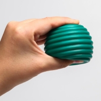 Подарочный набор развивающих тактильных мячиков &laquo;Волшебный чемоданчик&raquo;, 4 шт., новогодняя подарочная упаковка, Крошка Я