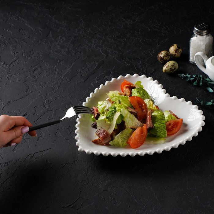 Тарелка фарфоровая Magistro &laquo;Сердце&raquo;, d=25 см, цвет белый