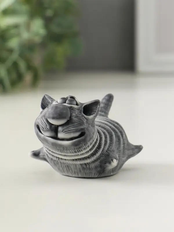 Сувенир "Кот летит на пузе" 4,5 см