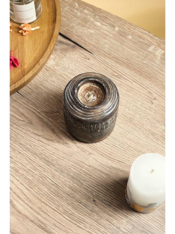 Подсвечник из дерева Джати, d 3 см, 8х8х10 см, цв. темно-коричневый Подсвечник из дерева Джати, d 3 см, 8х8х10 см, цв. темно-коричневый