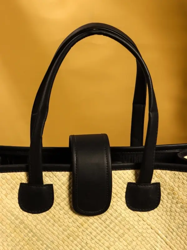 Сумка плетёная на застёжке из пандана 35х12х40 см, бежево-чёрный