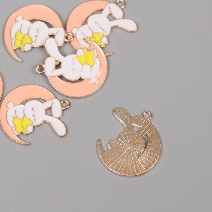 Декор для творчества металл, эмаль "Зайчик на розовом месяце" 2,9х2,5 см