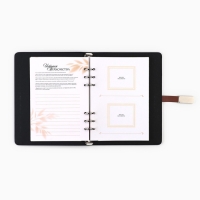 Родословная книга со встроенной флешкой 16 Gb &laquo;Наше фамильное дерево&raquo;, 17,5 х 23 см.