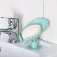 Мыльница со сливом для воды Доляна, на присоске, 12,5&times;9&times;10 см, цвет бирюзовый