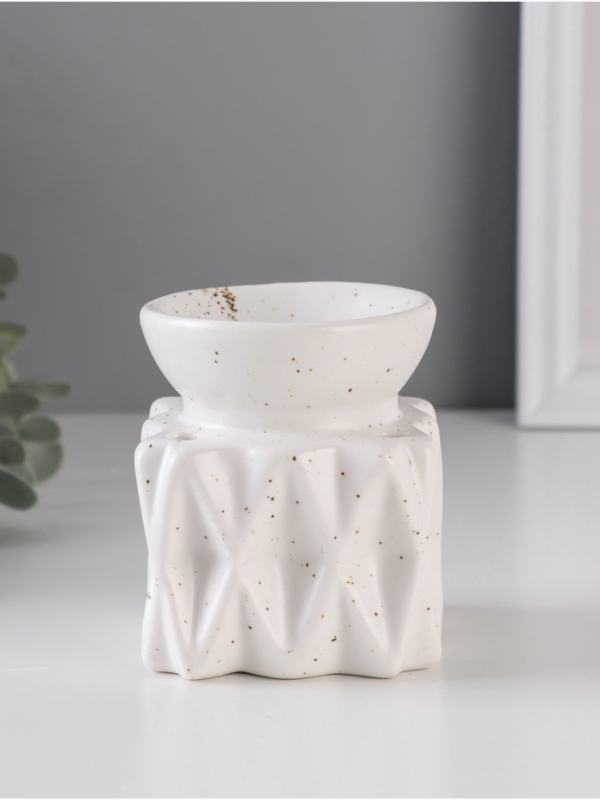 Аромалампа керамика "Грани. Куб" белый с крапинками 8х8х9,5 см