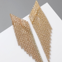 Серьги висячие со стразами &laquo;Вечное сияние&raquo; лесенка, цвет белый в золоте