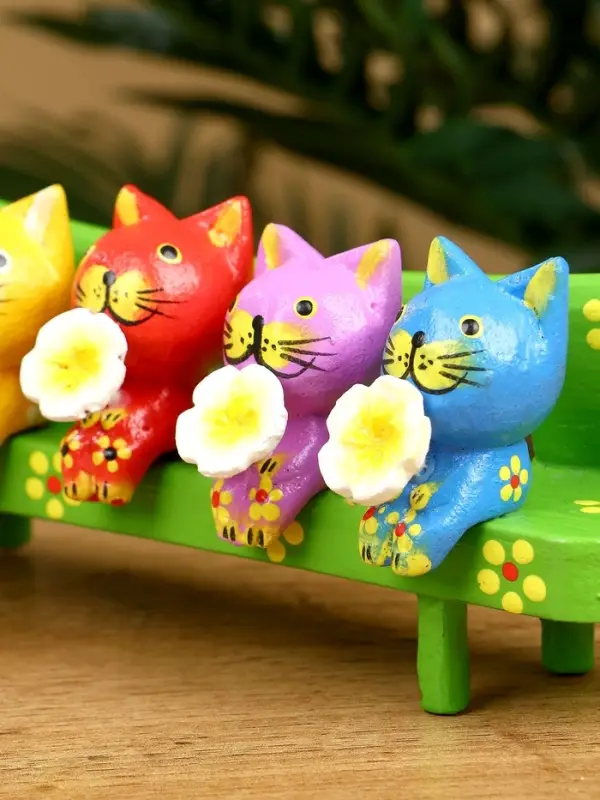 Сувенир "Котята на скамейке" дерево 19х8х6 см, цв. зелёный