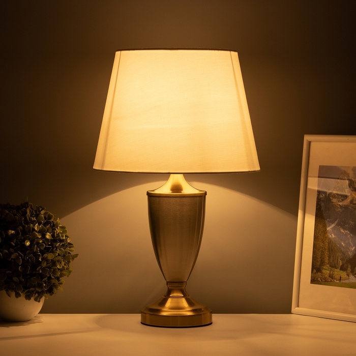 Настольная лампа с абажуром RISALUX &laquo;Лори&raquo;, Е27, 40 Вт, латунь, 28&times;28&times;45.5 см