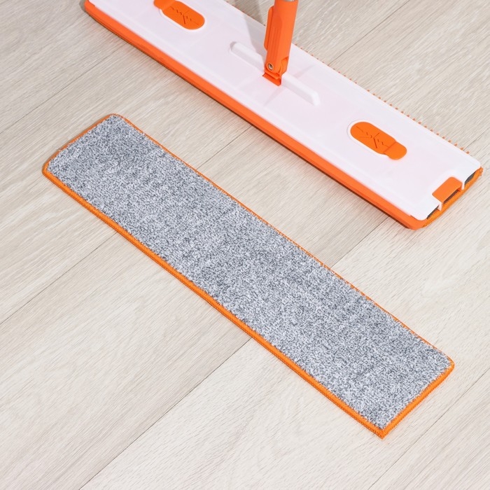 Швабра с отжимом, водосгоном и щёткой Raccoon, 2 насадки из микрофибры 50&times;11 см, стальная ручка 141 см