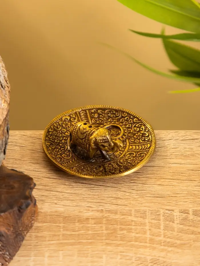 Подставка под благовония "Слоник на тарелке" латунь 7 см