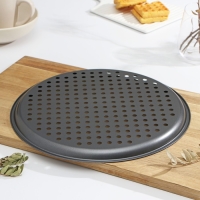 Форма для пиццы Доляна &laquo;Жаклин&raquo;, 33&times;1.5 см, перфорированная, антипригарное покрытие, цвет чёрный