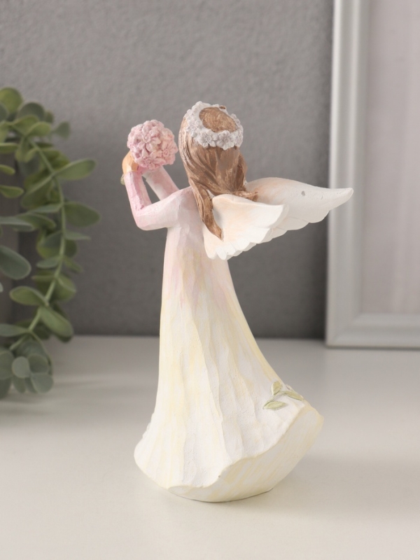 Сувенир полистоун "Девушка-ангел в нежно-розовом платье, с букетом незабудок" 10х6,5х16 см   1058331
