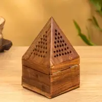 Подставка под благовония в форме пирамиды "Джали" 9х9х15,5 см, дерево шишам