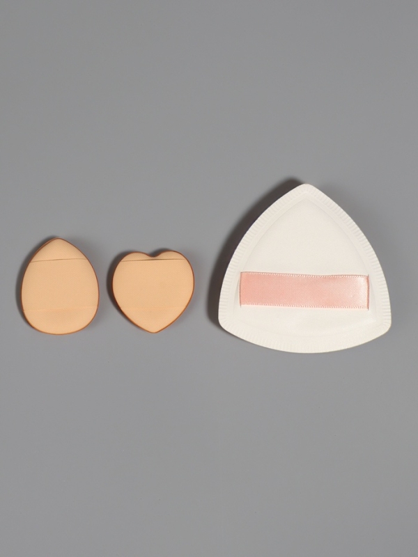 Набор спонжей д/макияжа 3шт: сердце, овал, треугол б/увел в пласт футл латекс беж пакет QF