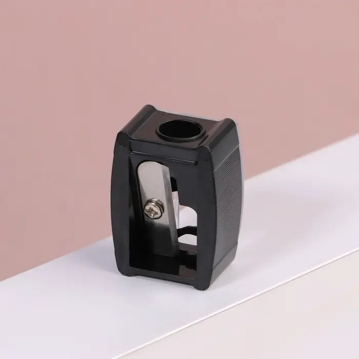 Точилка косметическая, с крышкой, цвет чёрный