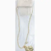 Кулон на жгуте текстильном "Ракушка", цвет бело-золотой