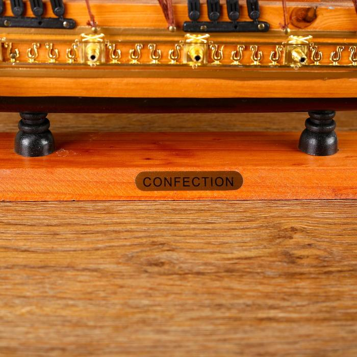 Корабль сувенирный средний &laquo;Астрильд&raquo;, борта светлое дерево, паруса бежевые, 48,5х44х8 см