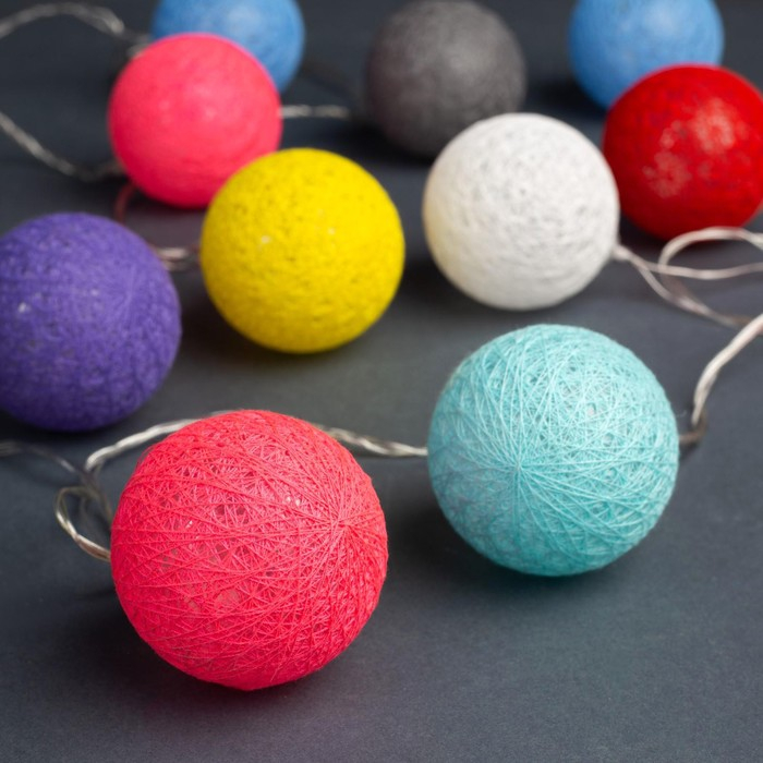 Гирлянда &laquo;Нить&raquo; 5 м с насадками &laquo;Клубки цветные&raquo;, IP20, прозрачная нить, 20 LED, свечение белое, 220 В