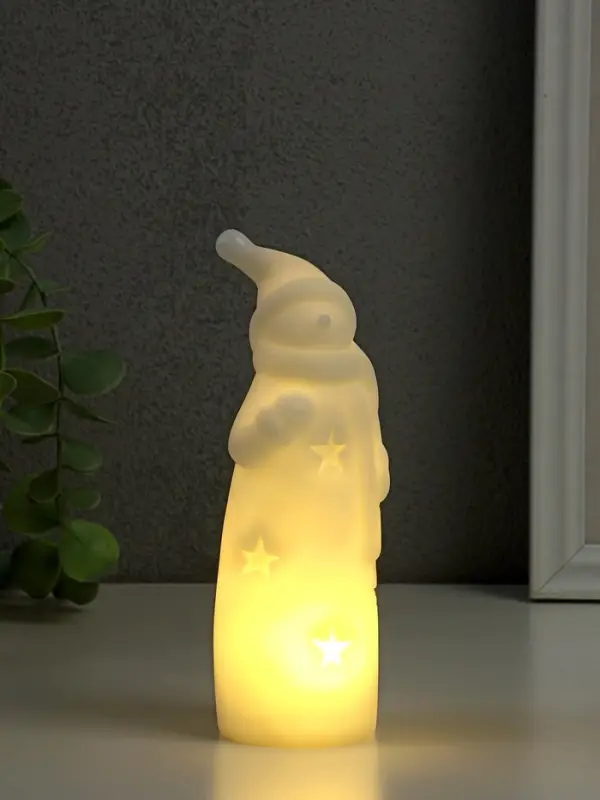 Фигурка светящаяся RISALUX &laquo;Снеговик в колпаке&raquo; LED, 3хAG10 белый 4,8х4,8х15 см