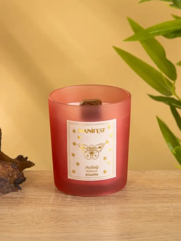 Свеча в стекле с камнем Manifest икебана 200 гр соевый воск