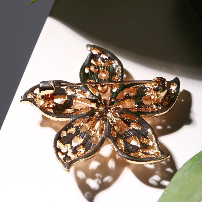 Брошь &laquo;Цветок&raquo; пожелание, цвет белый в золоте