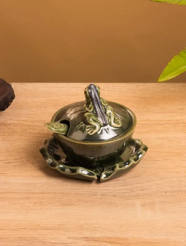 Соусник с крышкой на подставке &laquo;Лягушка&raquo;, 8&times;9&times;10 см, керамика, зелёный