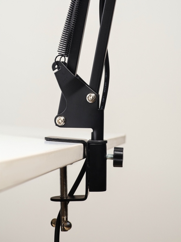 Микрофон конденсаторный Music Life золотой: кабель, ветрозащита, стойка