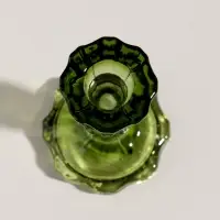 Подсвечник стекло "Бутон на ножке" зелёный d=2 см 7х7х11 см