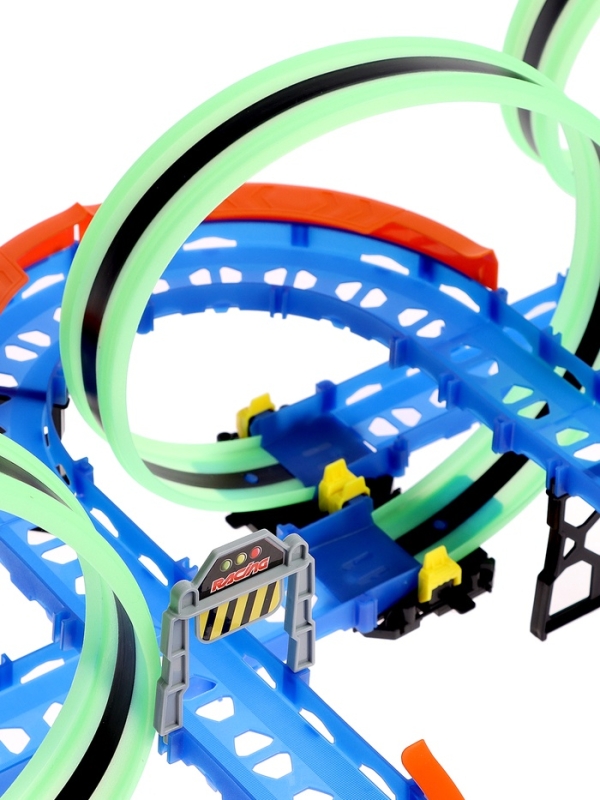 Автотрек &laquo;Стремительный мир&raquo;, радиоуправление, 2 машинки, мёртвая петля, свет