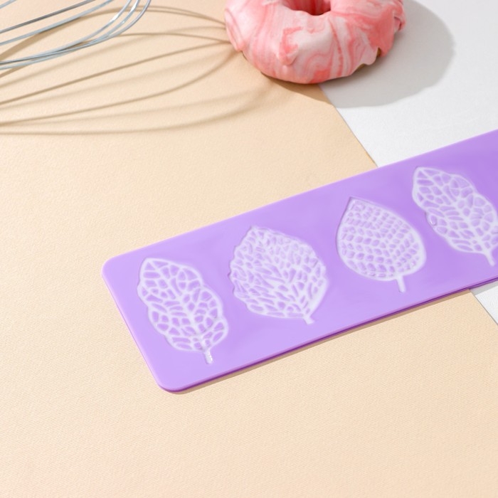 Коврик для айсинга Доляна &laquo;Листья ажурные&raquo;, силикон, 38,5&times;8&times;0,1 см, цвет сиреневый