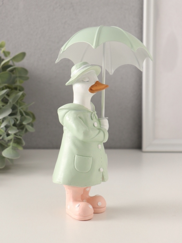 Сувенир полистоун "Утка в зелёном дождевике под зонтом" 7х6,5х15,5/18 см