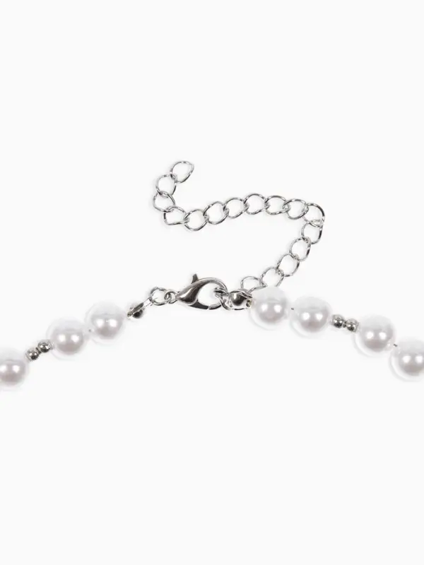 Кулон на жемчужных бусах "Ракушка", цвет белый в серебре