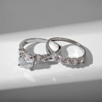 Кольцо "Сокровище" кристалл куб, цвет белый в серебре, размер 19