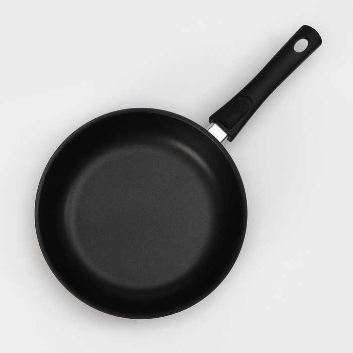 Сковорода &laquo;Традиция&raquo;, d=26 см, стеклянная крышка, съёмная ручка, антипригарное покрытие, цвет чёрный