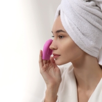 Щётка для умывания, силиконовая, 8 &times; 8 см, цвет МИКС