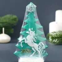 Свеча фигурная "Ёлка с барельефом" 7,5х4х12,5 см, цв. зелёный