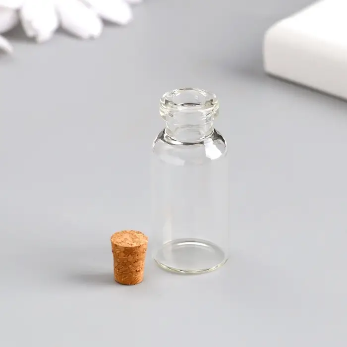 Маленькая стеклянная баночка прозрачная &laquo;Бутылочка с пробкой&raquo;, для творчества и декора, 5 мл, 4&times;1.8&times;1.8 см