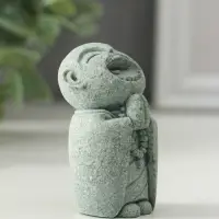 Подставка под благовония песчаник "Маленький монах Сян Дао" 3,5х3х5,5 см