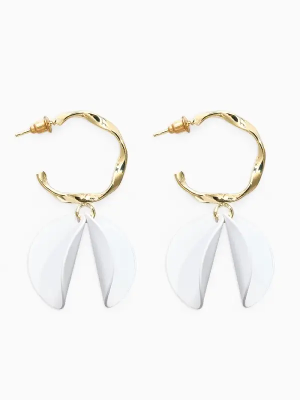 Серьги "Лепесточки на кольце", цвет белый в золоте