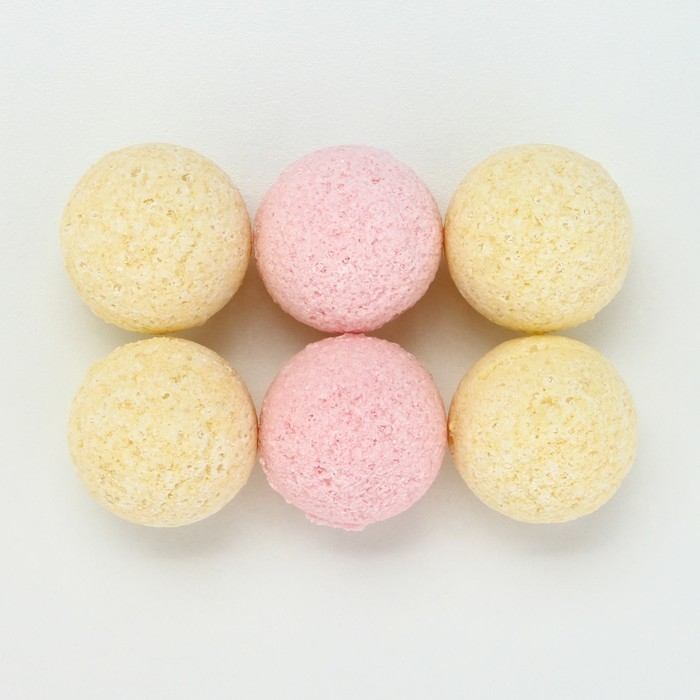 Подарочный набор косметики &laquo;Чудес&raquo;, бомбочки для ванны, 6 х 20 г, аромат клубничного мороженого, имбирного пряника и ванильного коктейля, Новый Год