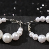 Серьги-кольца &laquo;Жемчуг&raquo; маленькие, цвет белый в серебре, d= 3,5 см