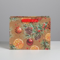 Пакет подарочный новогодний крафтовый горизонтальный &laquo;Новогодние шарики&raquo;, MS 23 х 18 х 10 см, Новый год