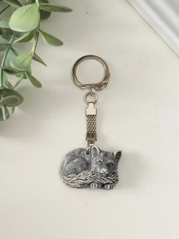 Брелок "Лисенок лежит (барельеф)" 2,4 см