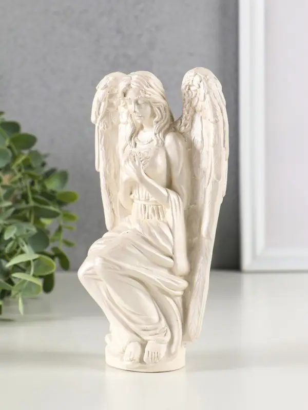 Фигура гипс "Ангел Равена" 16х9 см, перламутр