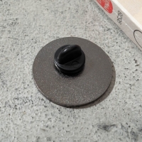 Значок &laquo;Котик&raquo; клуб интересов, цветной в сером металле